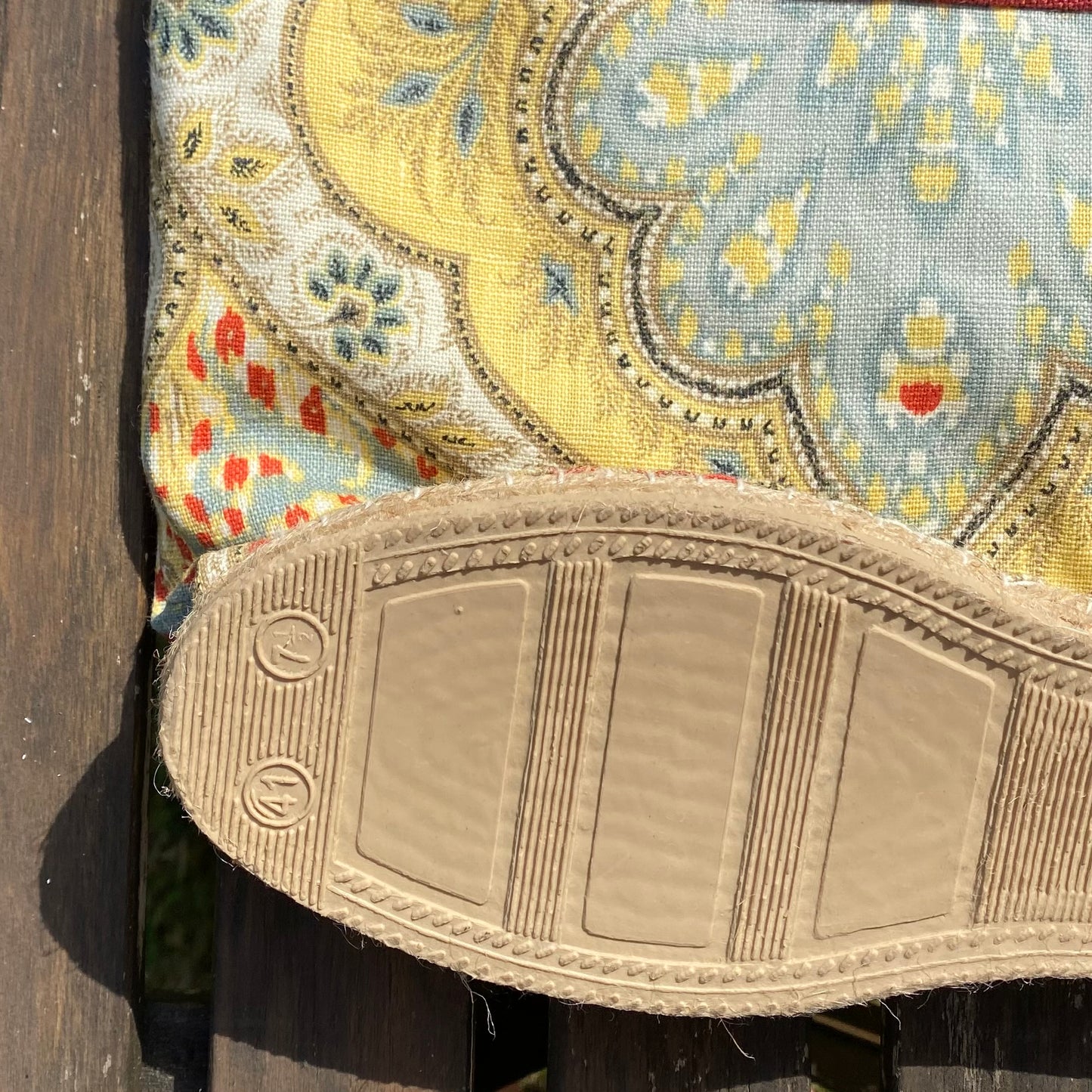 Bolso estampado paisley con asa de cuero (Ed.limitada)