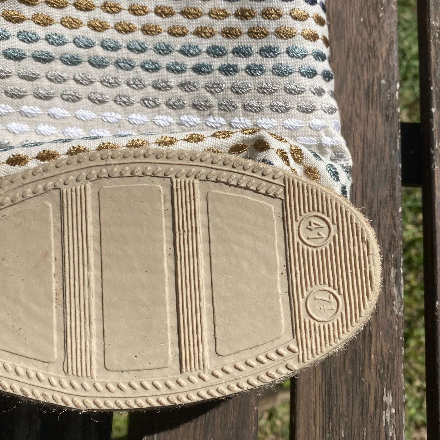 Bolso detalle colores con asa de cuero