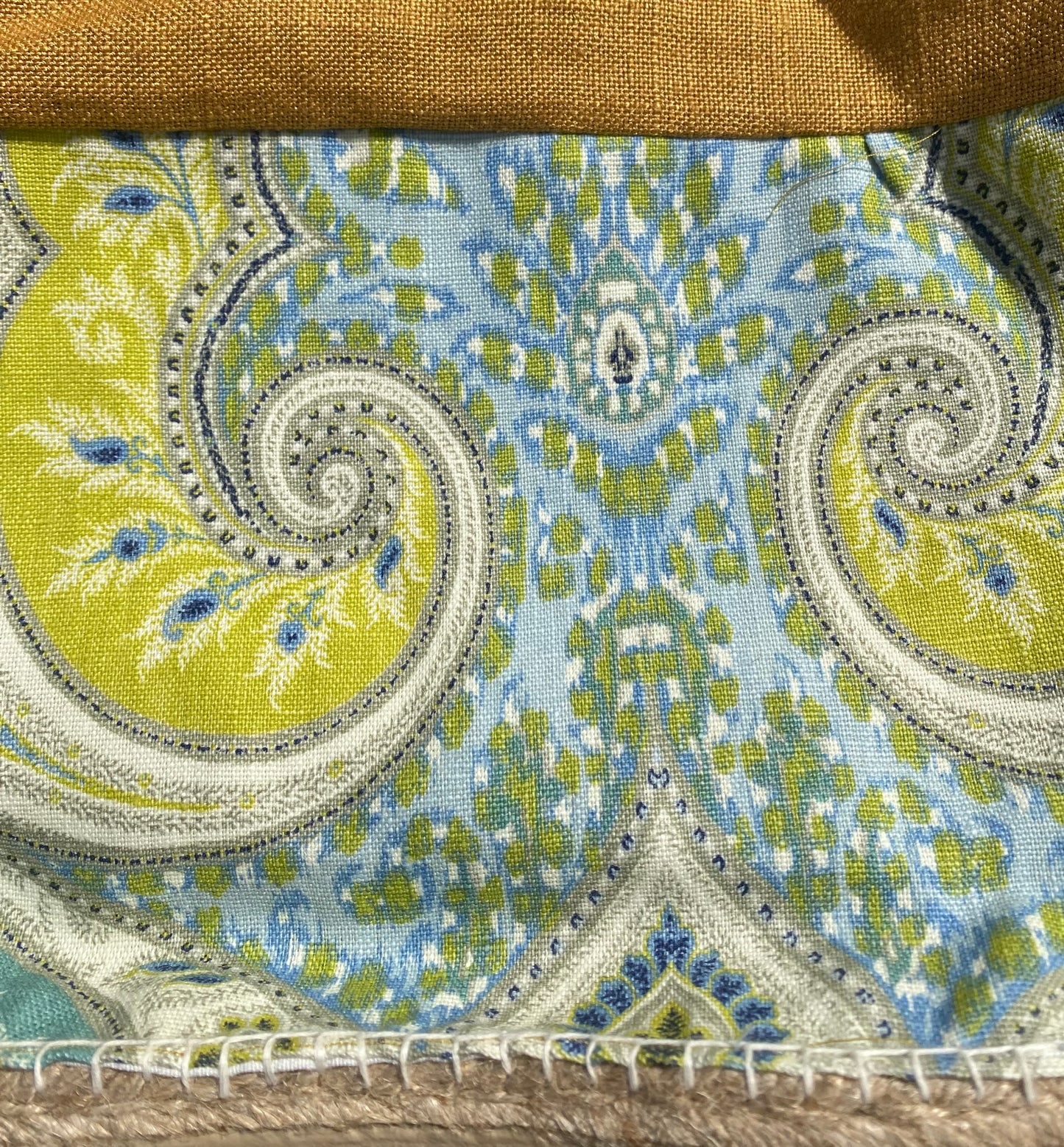 Bolso estampado amarillo con asa de cuero (Ed. Limitada)