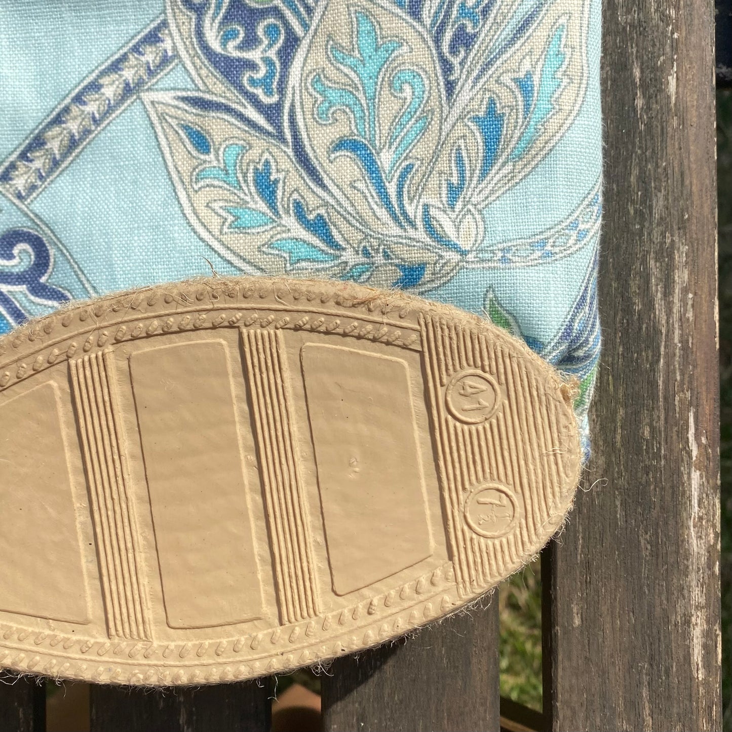 Bolso estampado azul con asa de cuero (Ed. Limitada)